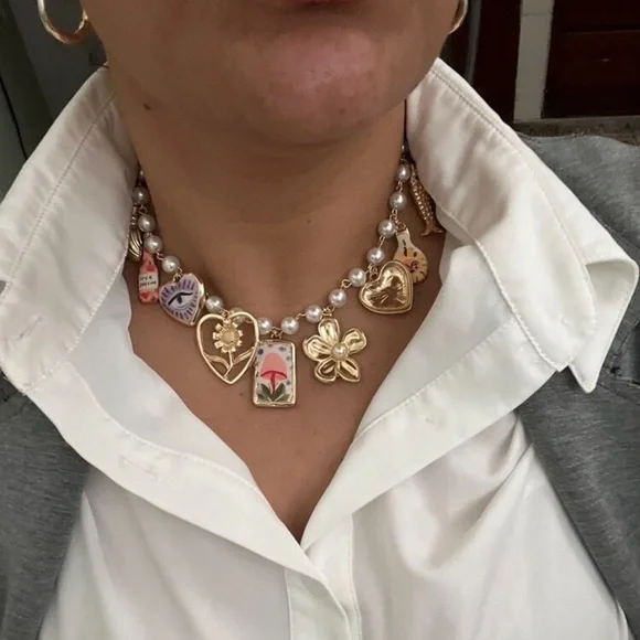 NEW - Fantasy Gold and Pearl Charm‎ Necklace - Picture 4 of 7